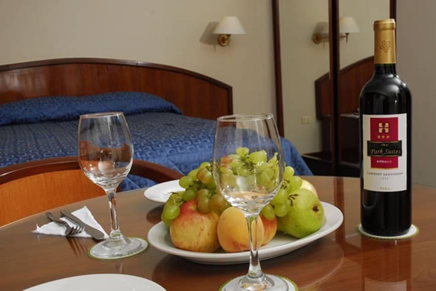 Hotel Park Suites Lima Zimmer foto
