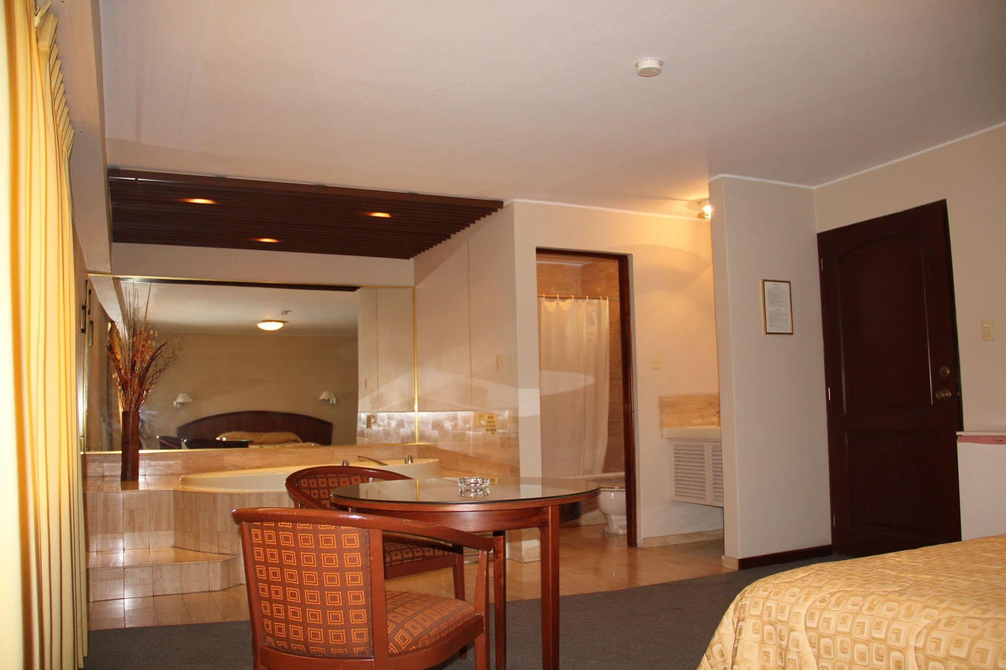Hotel Park Suites Lima Exterior foto